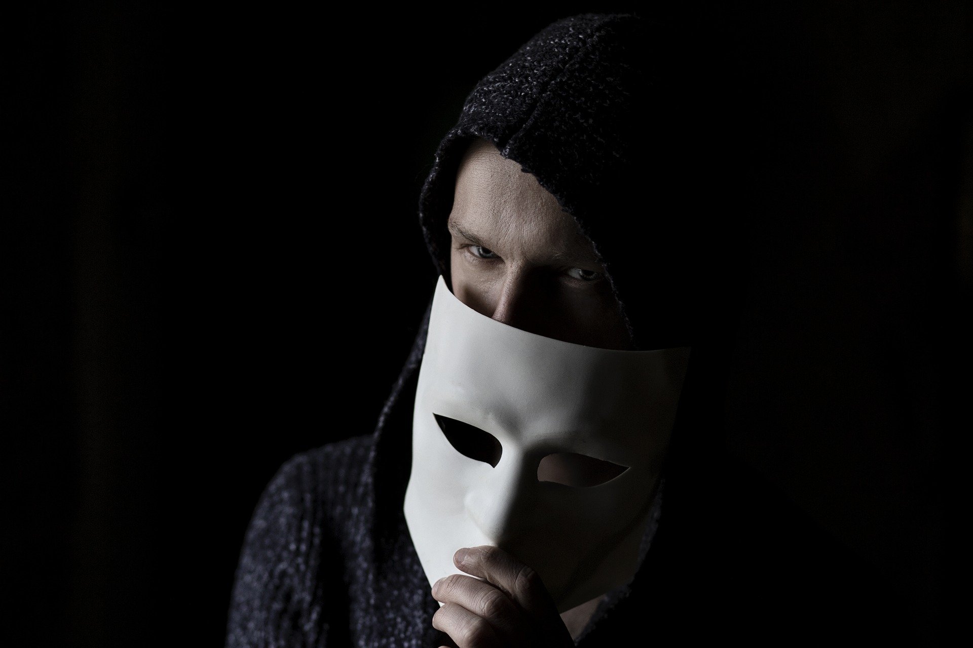 How Renters Can Outsmart The Fraudsters